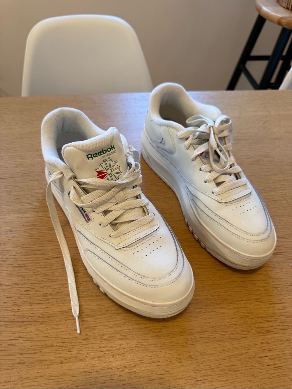 Reebok Leather white women’s Club C Extra Platform sneakers sz 10 chalk